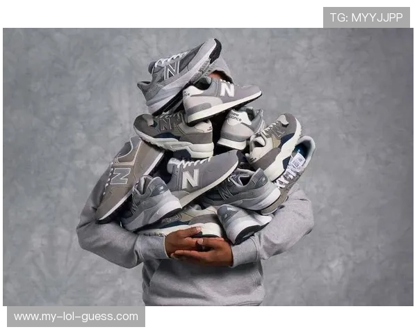 NB足球鞋V7球星系列全面升级 引领潮流与竞技的完美结合