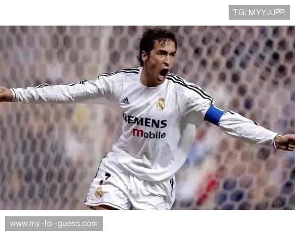 四大足球巨星风采展示 音频版精彩解读他们的传奇与影响力