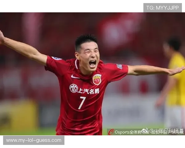 成都七号足球球星是谁及其在足球界的影响力与成就分析