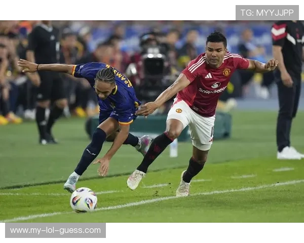 足球球星街头一对一对决谁能称霸街头足球之王挑战赛 足球球星街头一对一对决谁能称霸街头足球之王挑战赛